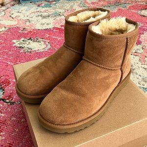 Ugg Classic Mini II size 9 Chestnut EUC!